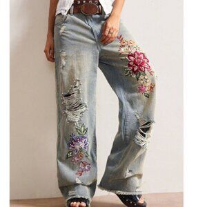 Fabulous NEW 2026 Embroidered Pearl ripped Jeans size 28